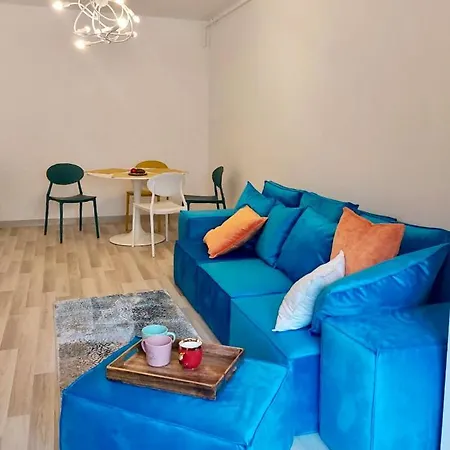 Vibrant “little Jewellery” Flat بوخارست