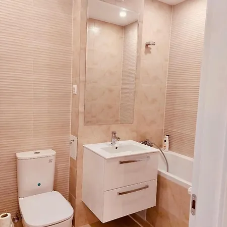 Vibrant “little Jewellery” Flat